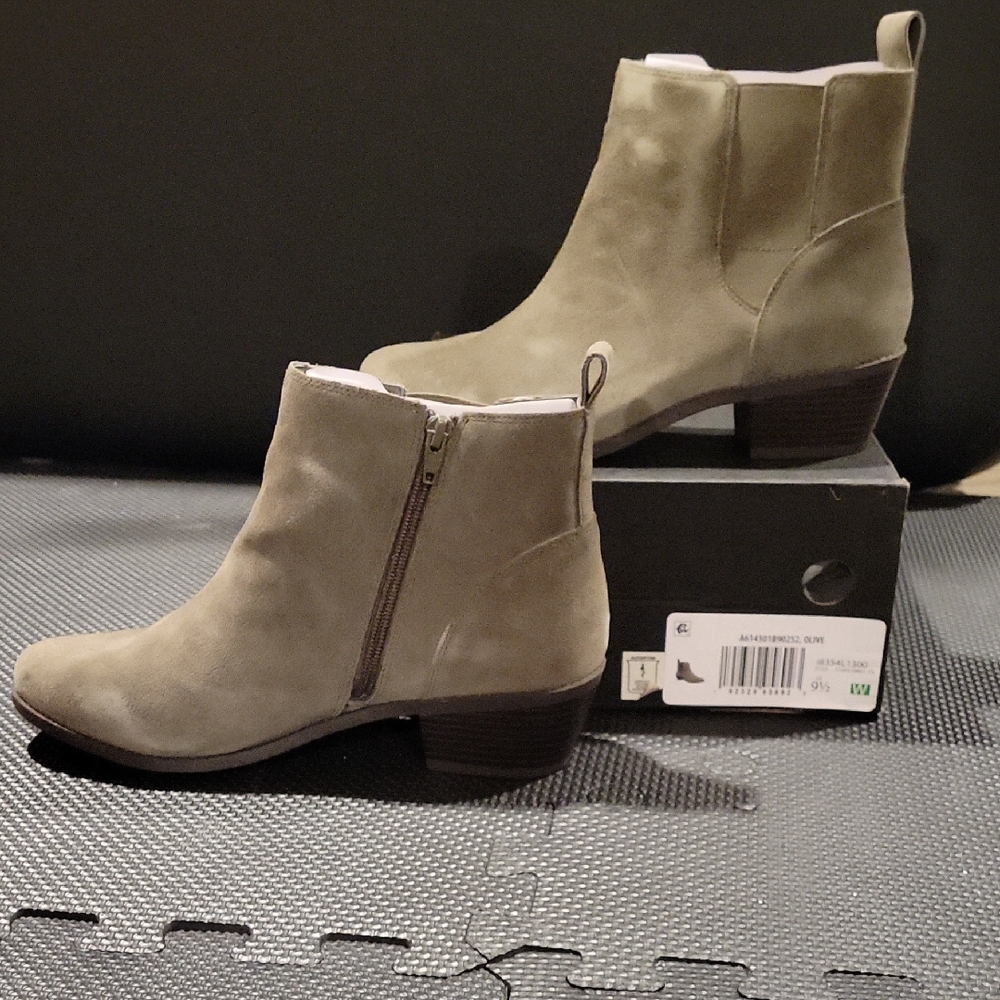 Vionic Women's Suede Ankle Boots in Taupe